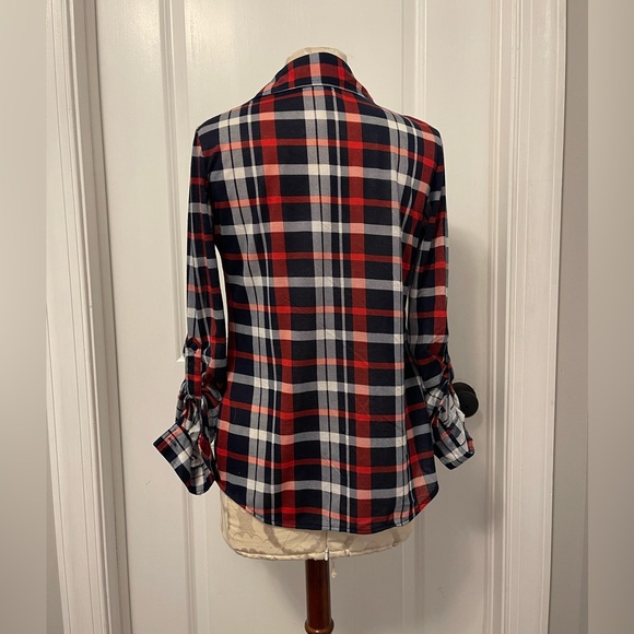 Passport Button Down Top size Small. Smoke free. Perfect for 4th of July! - Picture 3 of 3